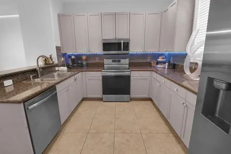 1033 NE 17th Way Fort Lauderdale FL 33304