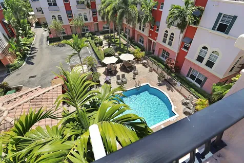 1033 NE 17th Way Fort Lauderdale FL 33304
