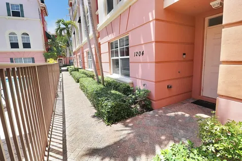 1033 NE 17th Way Fort Lauderdale FL 33304