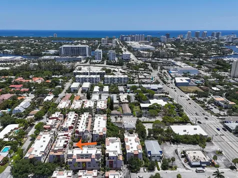 1033 NE 17th Way Fort Lauderdale FL 33304