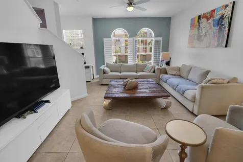 1033 NE 17th Way Fort Lauderdale FL 33304