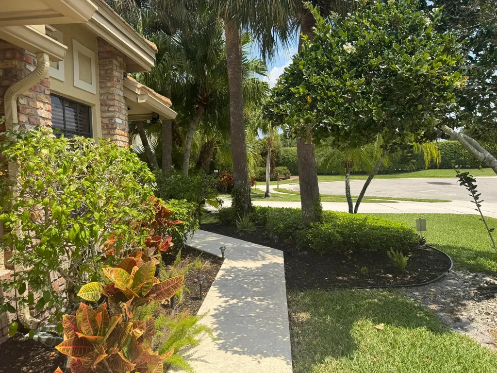 6803 Bitterbush Place Boynton Beach FL 33472