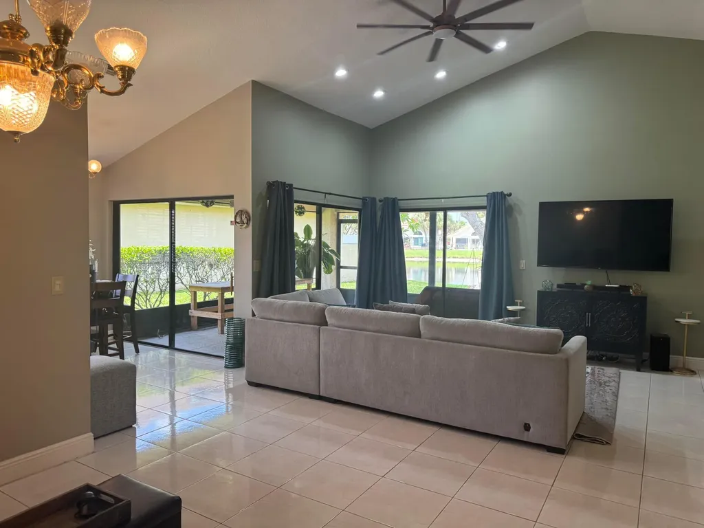 6803 Bitterbush Place Boynton Beach FL 33472