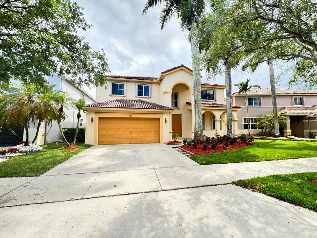 898 Tulip Circle Weston FL 33327