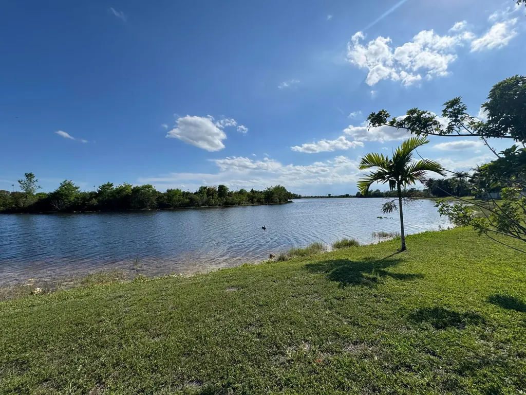 898 Tulip Circle Weston FL 33327