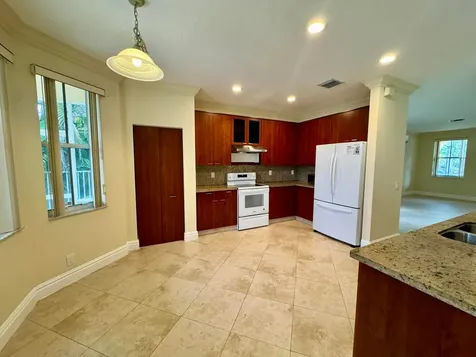 898 Tulip Circle Weston FL 33327