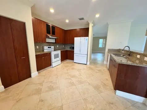 898 Tulip Circle Weston FL 33327