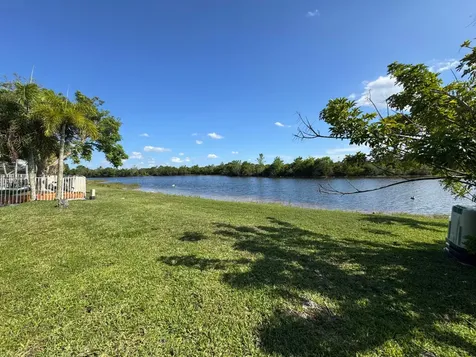 898 Tulip Circle Weston FL 33327