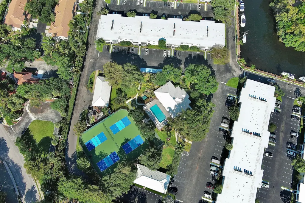 6447 Bay Club Drive Fort Lauderdale FL 33308