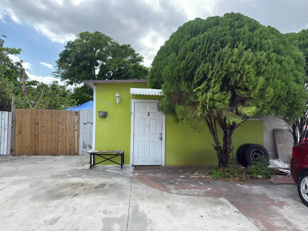 1320 SW 131st Place Miami FL 33184