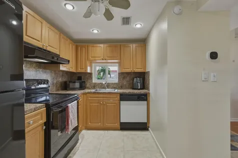 9720 S Hollybrook Lake Drive Pembroke Pines FL 33025