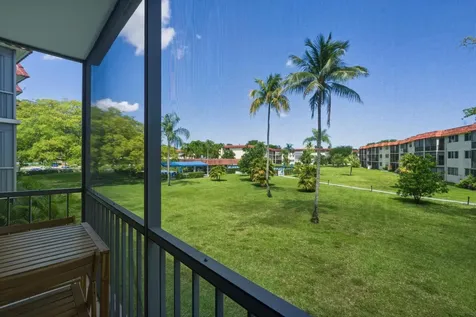 9720 S Hollybrook Lake Drive Pembroke Pines FL 33025