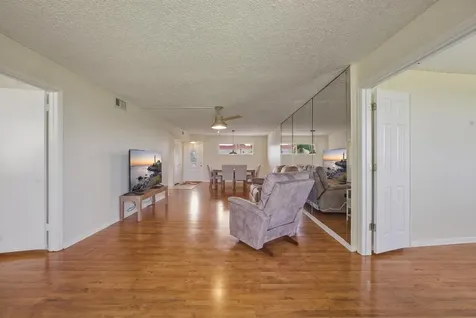9720 S Hollybrook Lake Drive Pembroke Pines FL 33025
