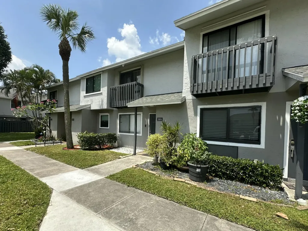 2404 Seaside Drive Greenacres FL 33463