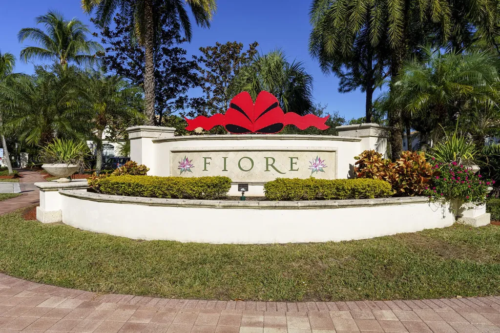 1201 Myrtlewood Circle E Palm Beach Gardens FL 33418