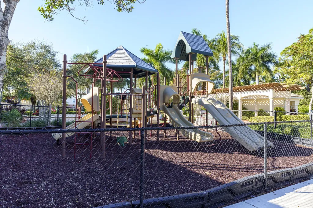 1201 Myrtlewood Circle E Palm Beach Gardens FL 33418