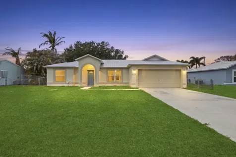 2574 SE Richmond Street Port St Lucie FL 34952