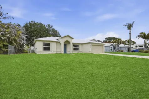 2574 SE Richmond Street Port St Lucie FL 34952