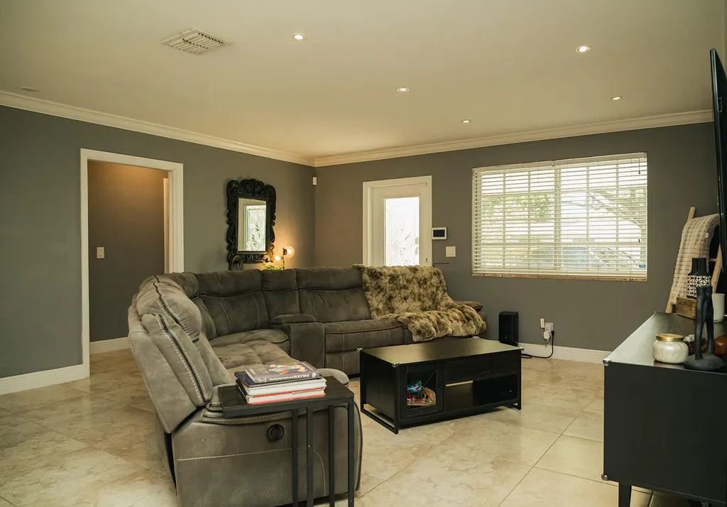 4815 Johnson Street Hollywood FL 33021