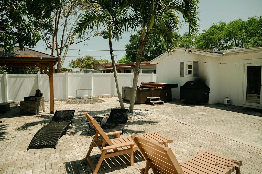 4815 Johnson Street Hollywood FL 33021