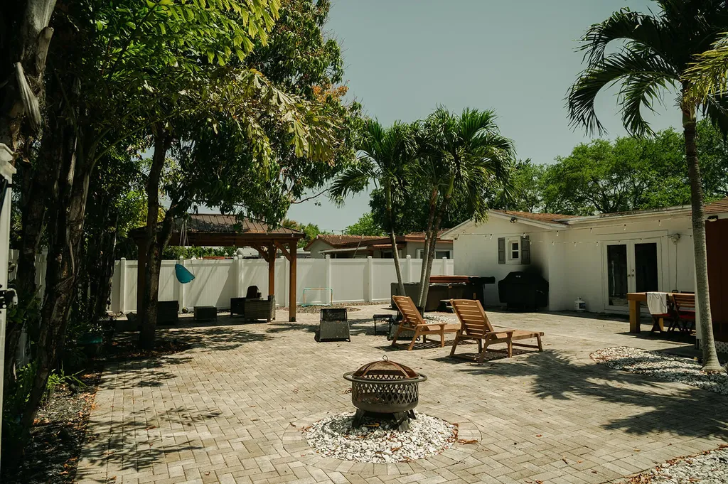 4815 Johnson Street Hollywood FL 33021