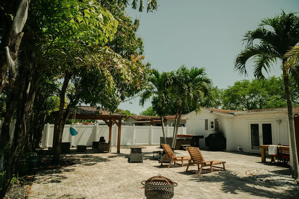 4815 Johnson Street Hollywood FL 33021