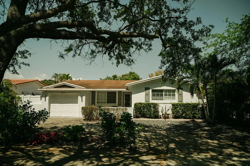 4815 Johnson Street Hollywood FL 33021