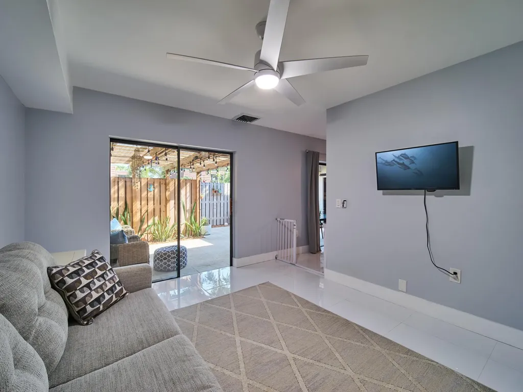 803 8th Lane Palm Beach Gardens FL 33418