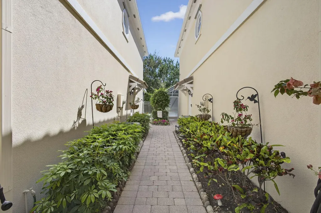 306 Salinas Drive Palm Beach Gardens FL 33410