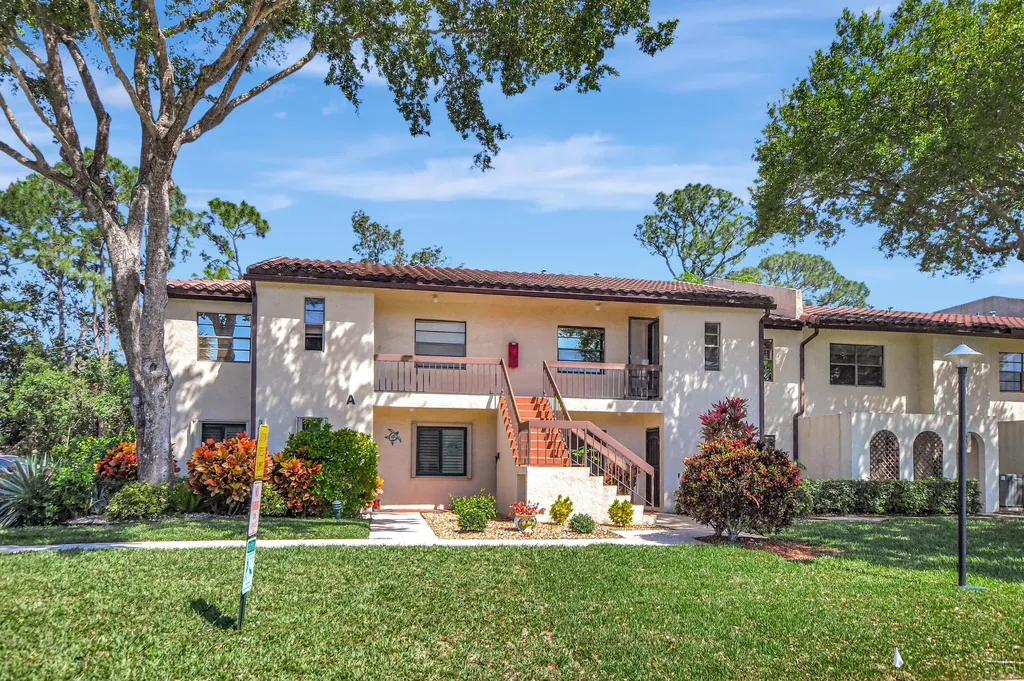 21864 Arriba Real Boca Raton FL 33433