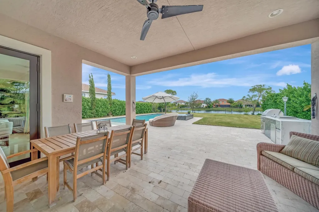 10302 Sweet Bay Manor Parkland FL 33076
