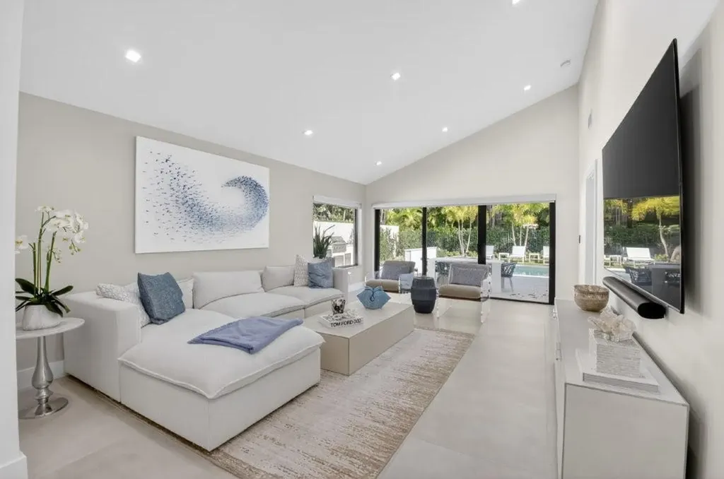 7434 Bondsberry Court Boca Raton FL 33434