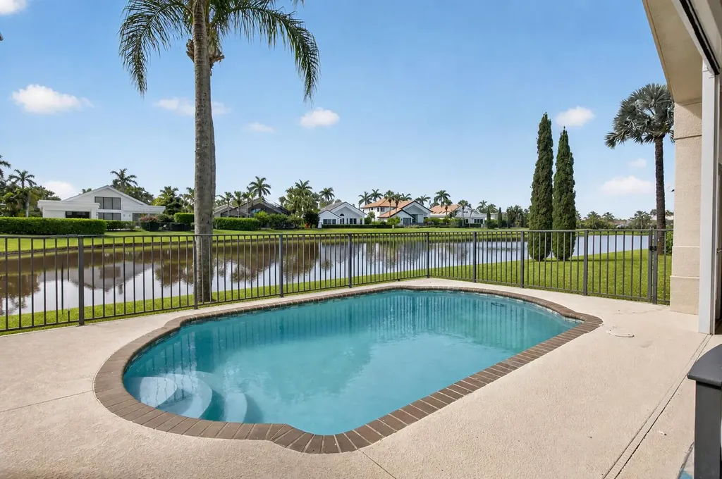 17320 Loch Lomond Way Boca Raton FL 33496