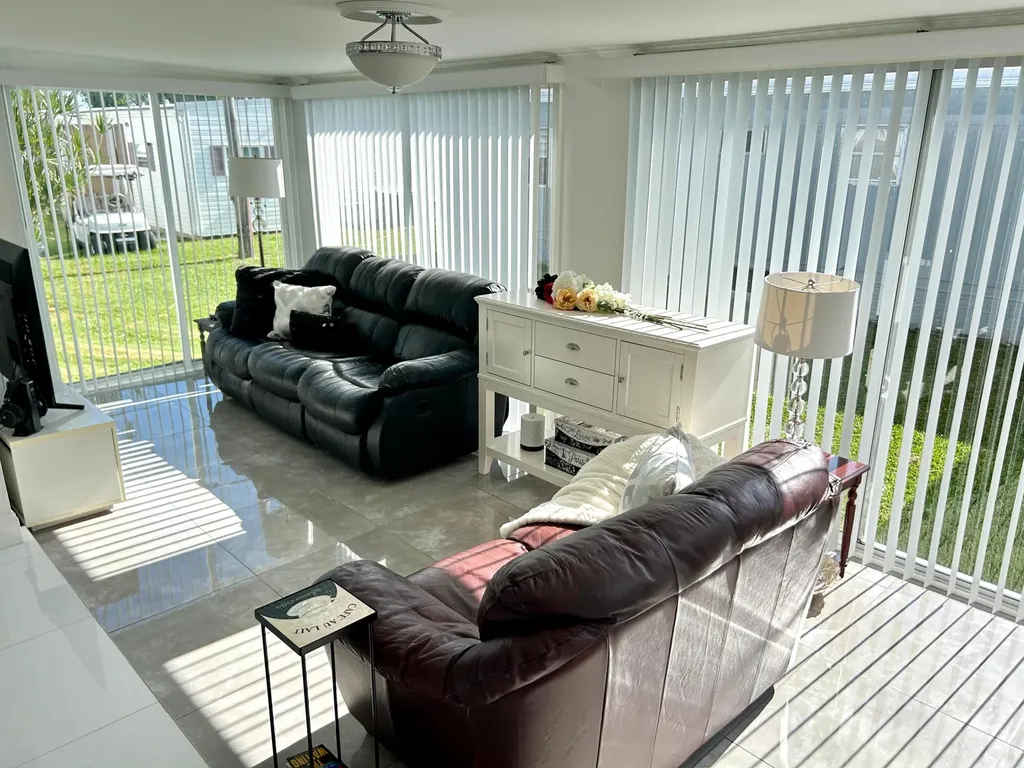 3233 State Street Hollywood FL 33021