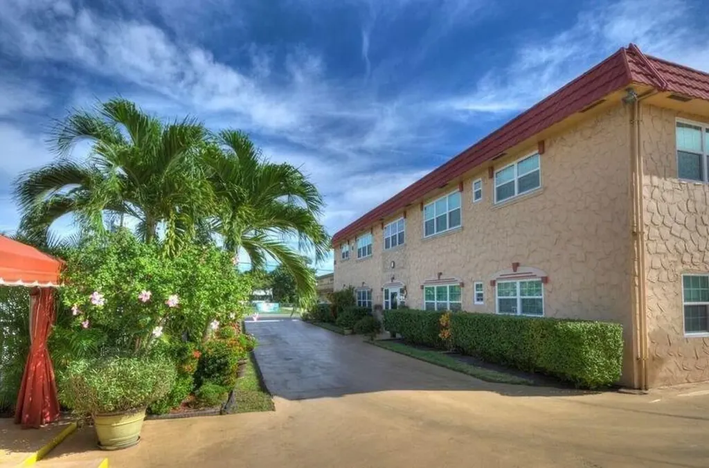221 SE 9th Avenue Pompano Beach FL 33060