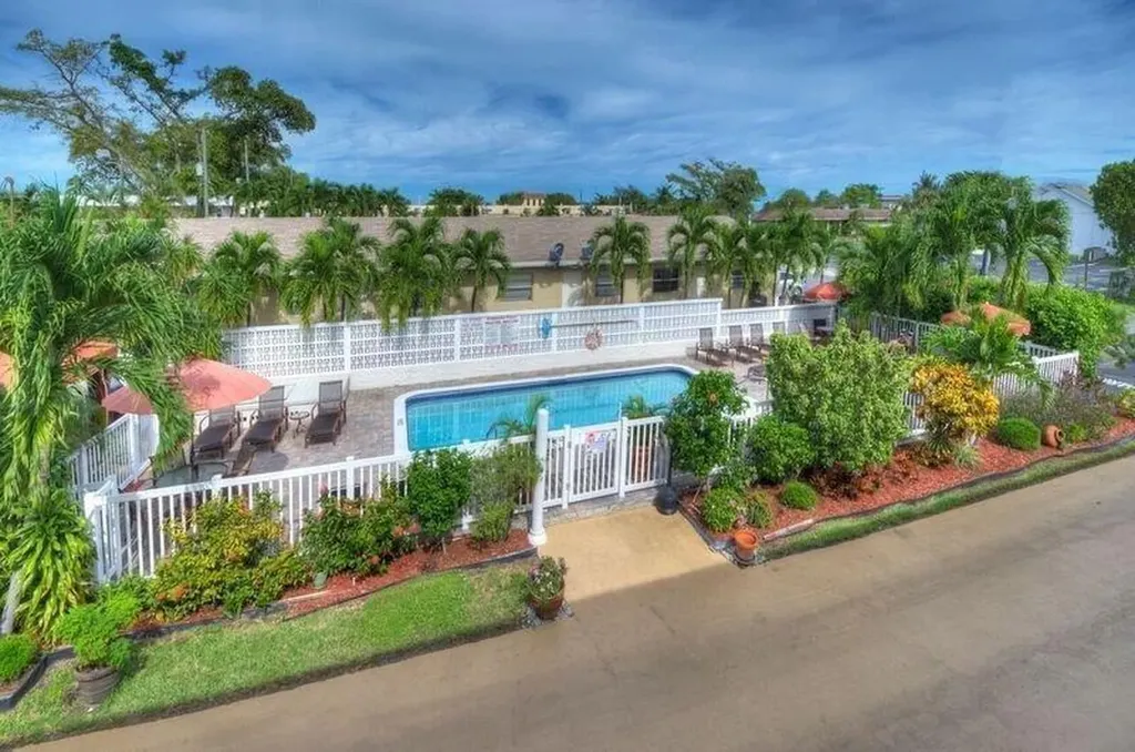 221 SE 9th Avenue Pompano Beach FL 33060