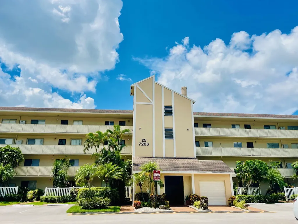 7286 Huntington Lane Delray Beach FL 33446
