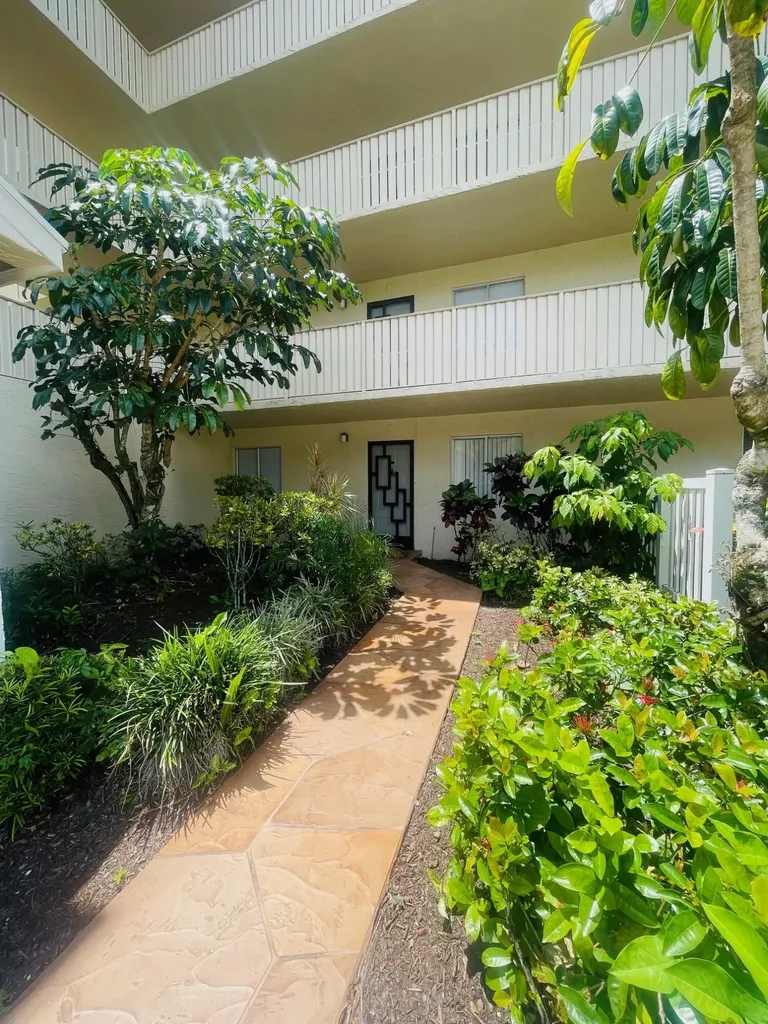 7286 Huntington Lane Delray Beach FL 33446