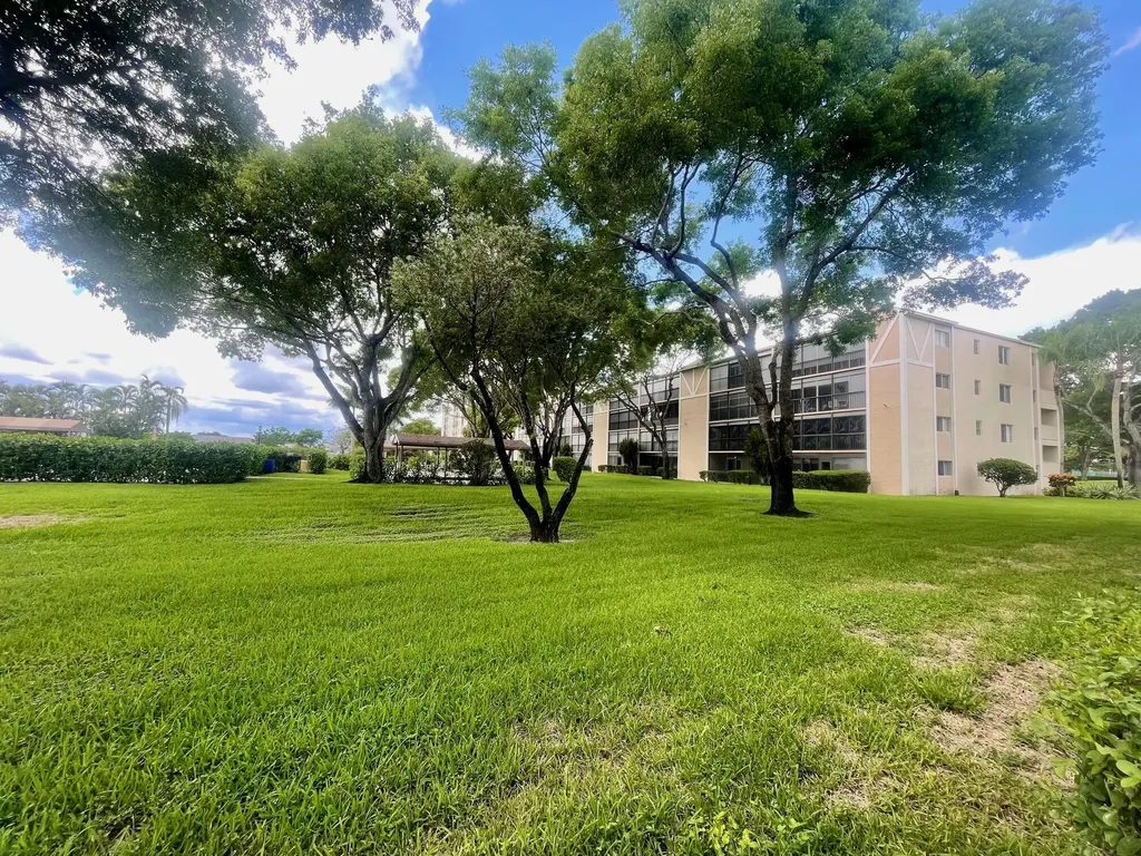 7286 Huntington Lane Delray Beach FL 33446