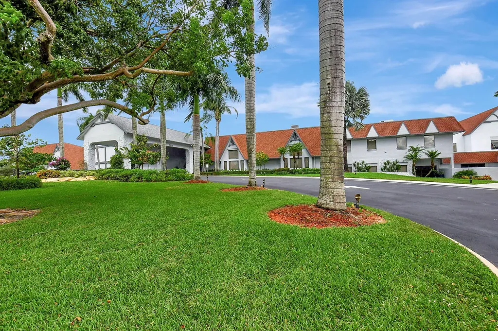 7286 Huntington Lane Delray Beach FL 33446