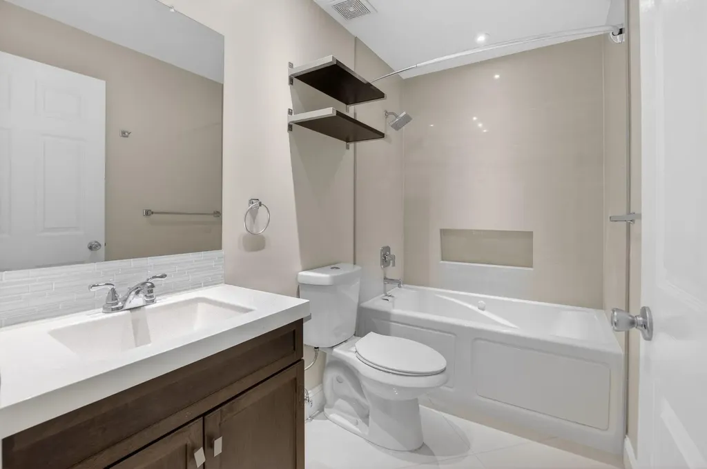 7 Kyle Way Boynton Beach FL 33426