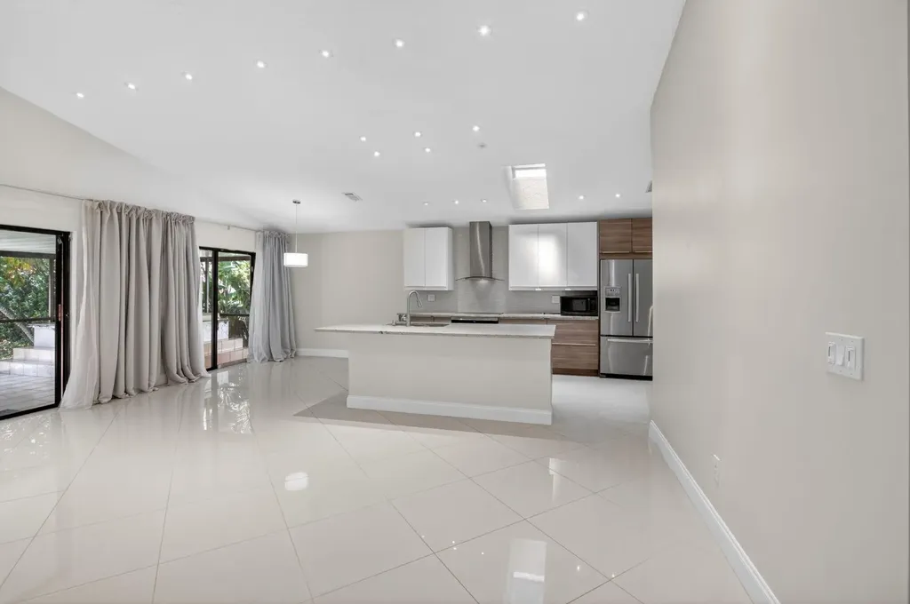 7 Kyle Way Boynton Beach FL 33426