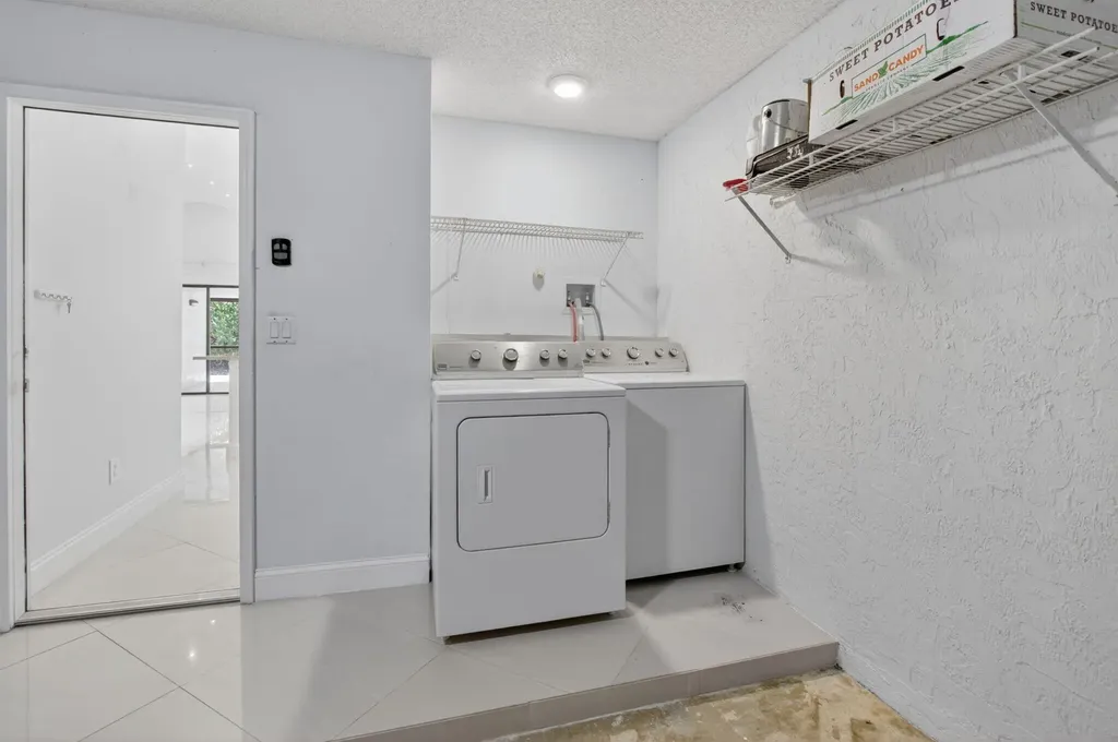 7 Kyle Way Boynton Beach FL 33426
