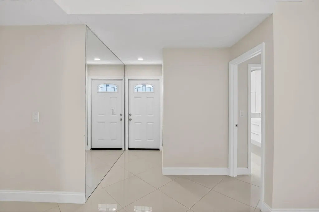 7 Kyle Way Boynton Beach FL 33426