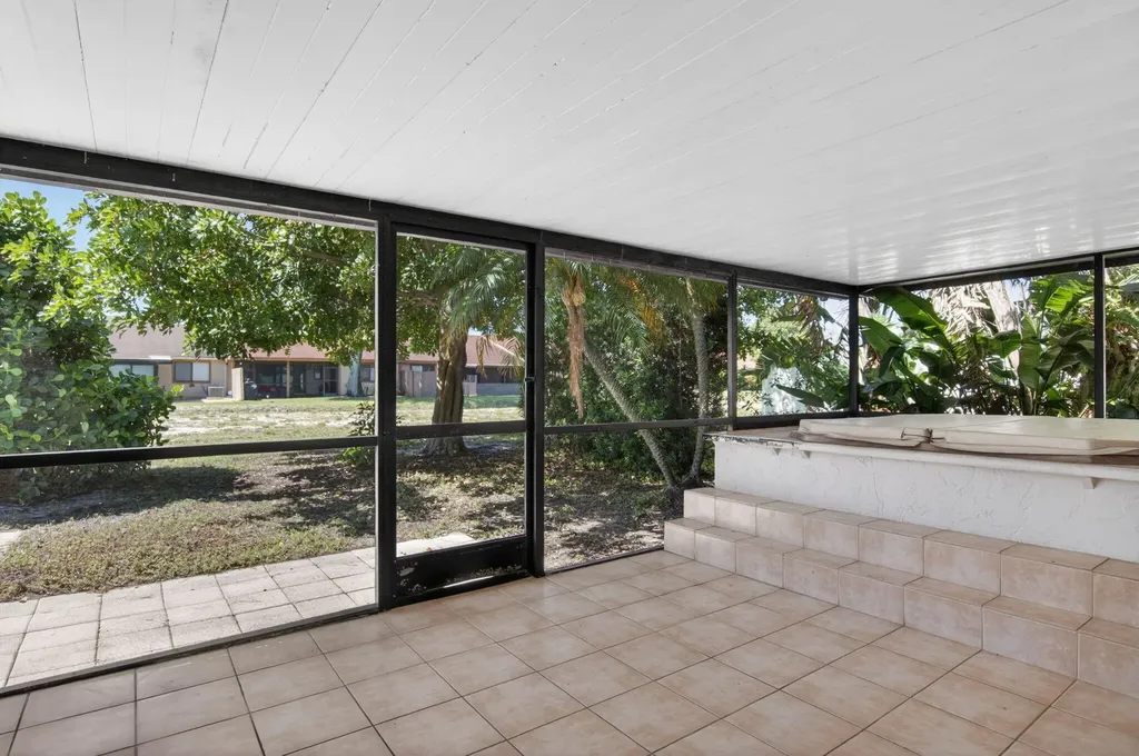 7 Kyle Way Boynton Beach FL 33426