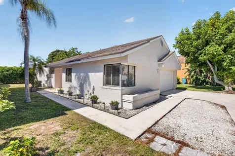 7 Kyle Way Boynton Beach FL 33426