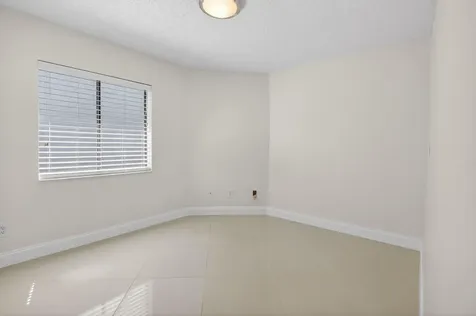7 Kyle Way Boynton Beach FL 33426