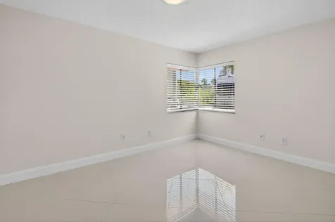7 Kyle Way Boynton Beach FL 33426