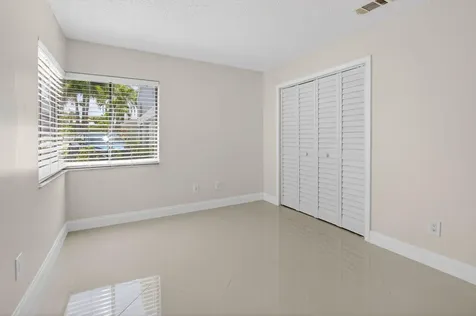 7 Kyle Way Boynton Beach FL 33426