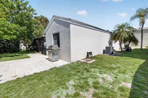 7 Kyle Way Boynton Beach FL 33426